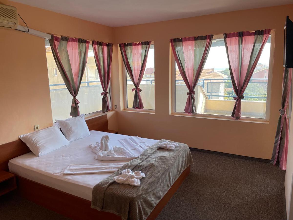 Sea Horse Hotel Burgas Exterior photo