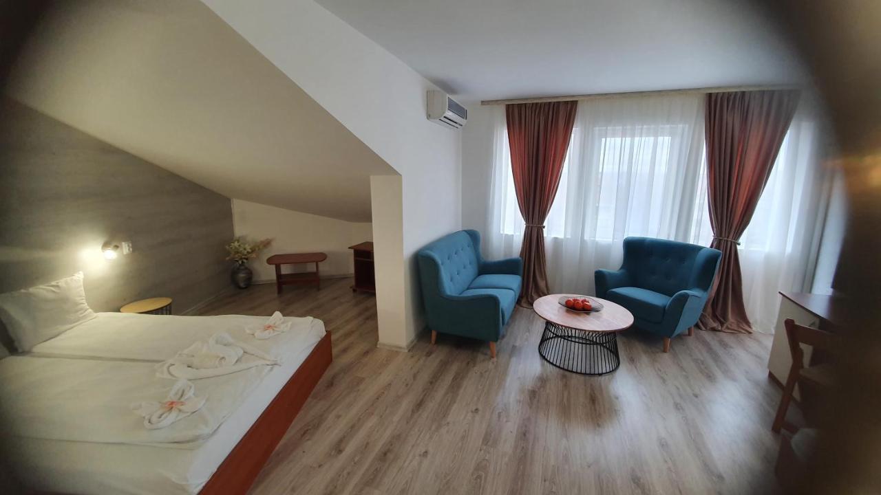 Sea Horse Hotel Burgas Exterior photo